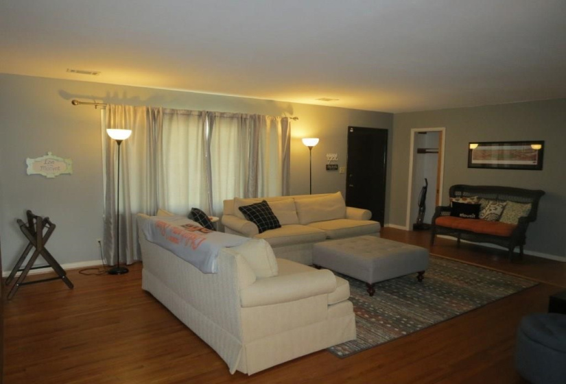 3 Bedrooms Bedrooms, 0 ,2 BathroomsBathrooms,Residential,Single Family,5th,1,133231