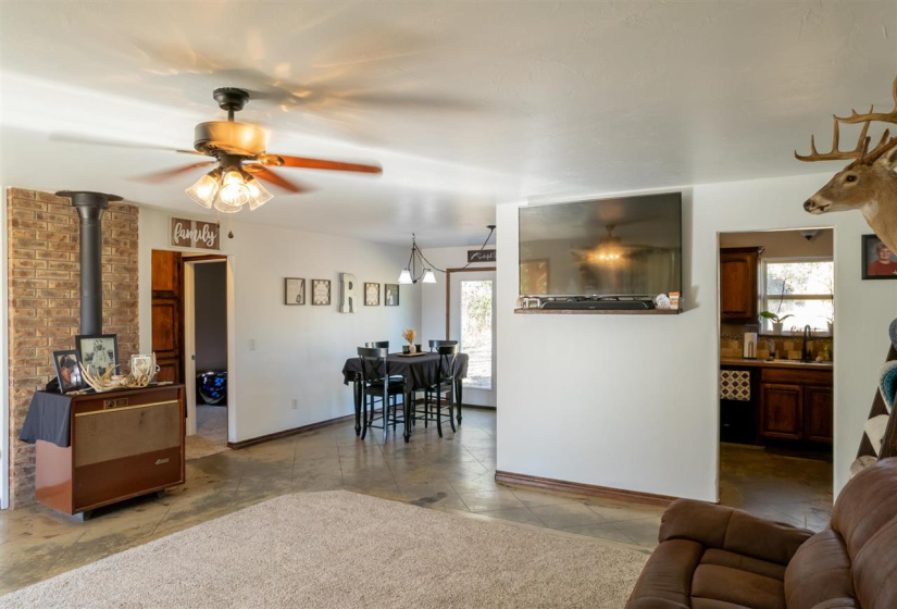 4 Bedrooms Bedrooms, 0 ,2 BathroomsBathrooms,Residential,Single Family,750,1,133232