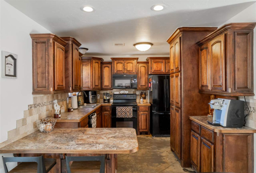 4 Bedrooms Bedrooms, 0 ,2 BathroomsBathrooms,Residential,Single Family,750,1,133232