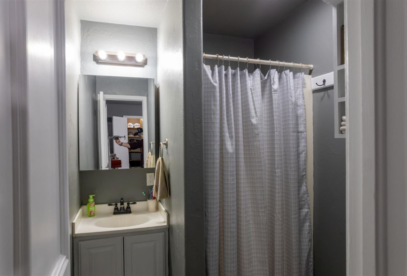 4 Bedrooms Bedrooms, 0 ,2 BathroomsBathrooms,Residential,Single Family,750,1,133232