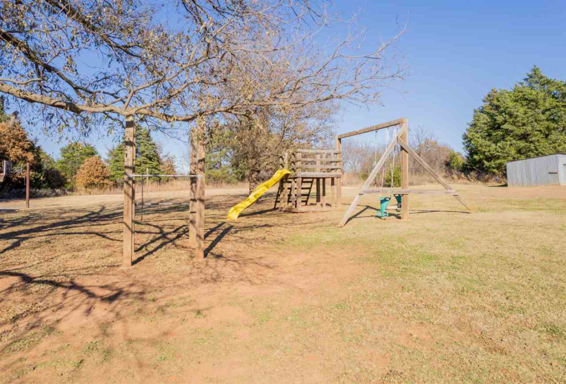 4 Bedrooms Bedrooms, 0 ,2 BathroomsBathrooms,Residential,Single Family,750,1,133232