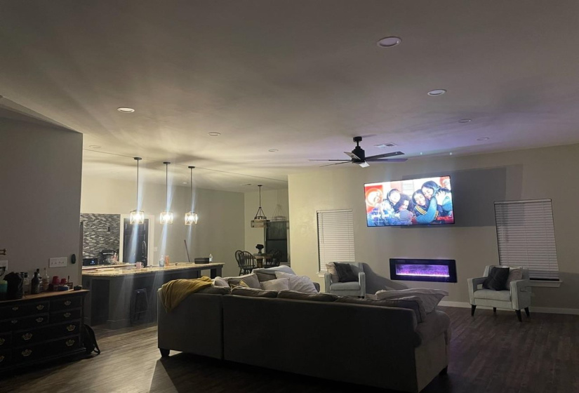 4 Bedrooms Bedrooms, 0 ,2 BathroomsBathrooms,Residential,Single Family,32nd,1,133235