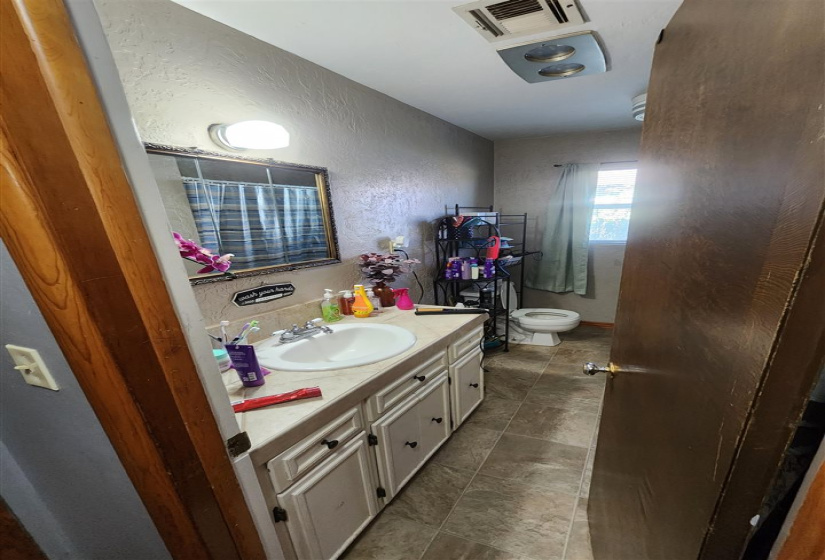 0 , 0 ,3 BathroomsBathrooms,Multi-family,Duplex,Wikoff,1,133237