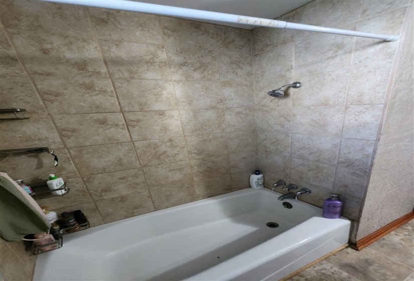 0 , 0 ,3 BathroomsBathrooms,Multi-family,Duplex,Wikoff,1,133237