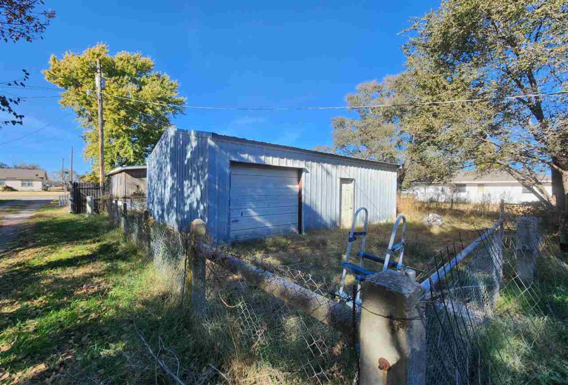 0 , 0 ,3 BathroomsBathrooms,Multi-family,Duplex,Wikoff,1,133237