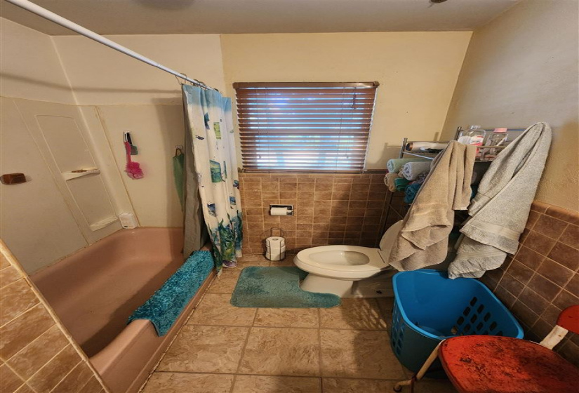 0 , 0 ,3 BathroomsBathrooms,Multi-family,Duplex,Wikoff,1,133237