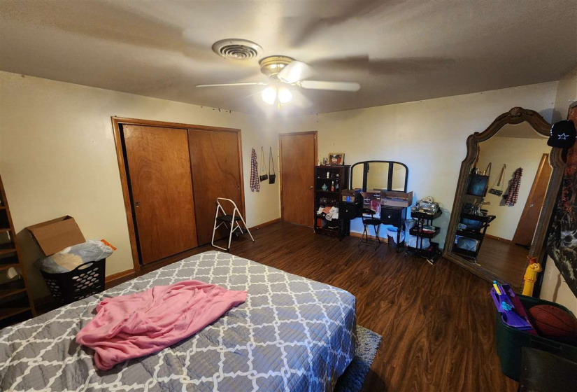 0 , 0 ,3 BathroomsBathrooms,Multi-family,Duplex,Wikoff,1,133237