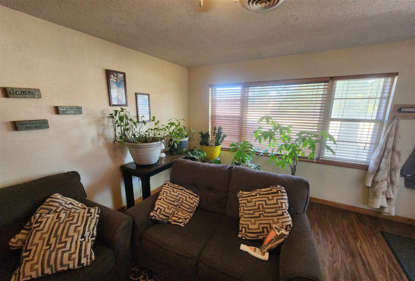 0 , 0 ,3 BathroomsBathrooms,Multi-family,Duplex,Wikoff,1,133237