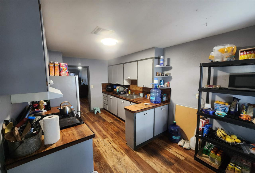 0 , 0 ,3 BathroomsBathrooms,Multi-family,Duplex,Wikoff,1,133237