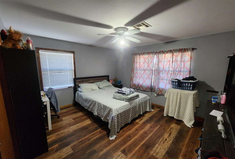 0 , 0 ,3 BathroomsBathrooms,Multi-family,Duplex,Wikoff,1,133237