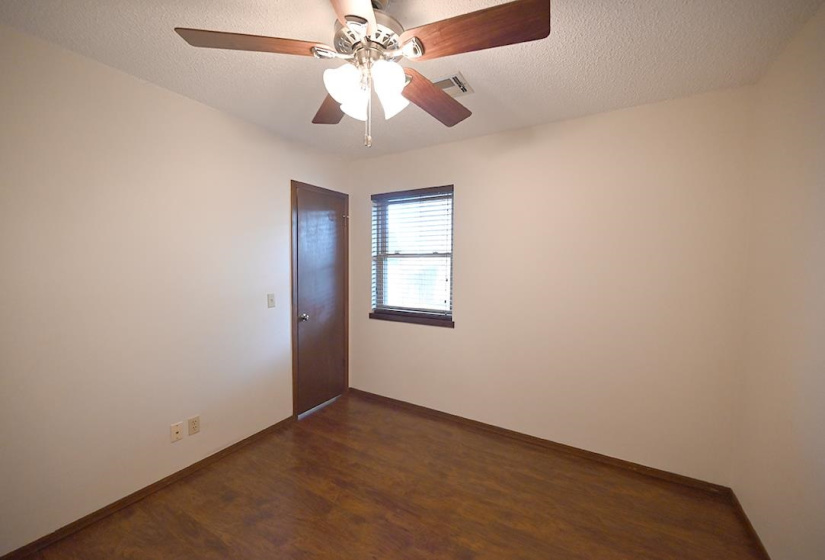 3 Bedrooms Bedrooms, 0 ,1 BathroomBathrooms,Residential,Single Family,Park,1,133241