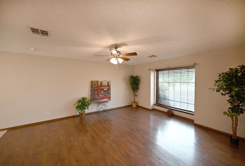 3 Bedrooms Bedrooms, 0 ,1 BathroomBathrooms,Residential,Single Family,Park,1,133241