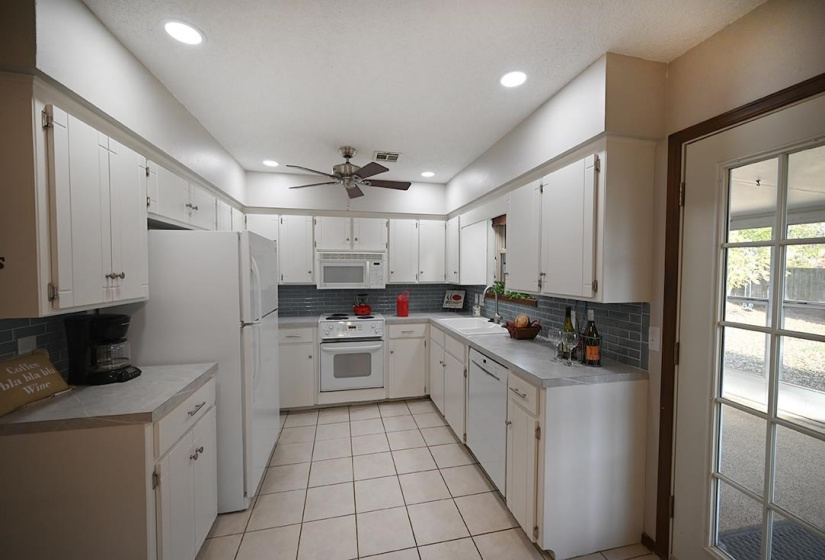 3 Bedrooms Bedrooms, 0 ,1 BathroomBathrooms,Residential,Single Family,Park,1,133241