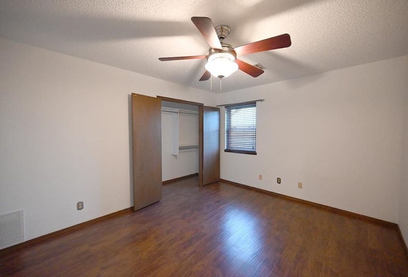 3 Bedrooms Bedrooms, 0 ,1 BathroomBathrooms,Residential,Single Family,Park,1,133241