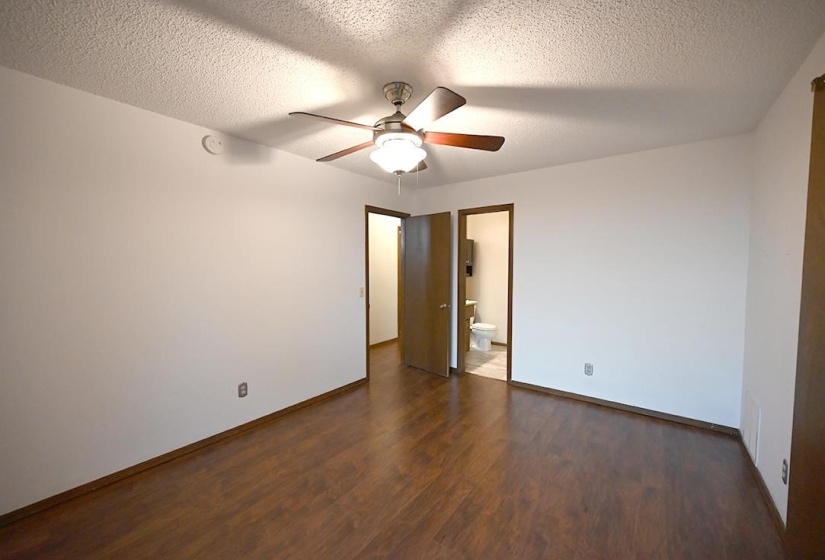 3 Bedrooms Bedrooms, 0 ,1 BathroomBathrooms,Residential,Single Family,Park,1,133241