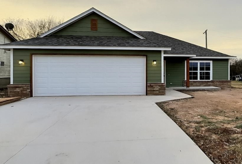 3 Bedrooms Bedrooms, 0 ,2 BathroomsBathrooms,Residential,Single Family,Central,1,133244