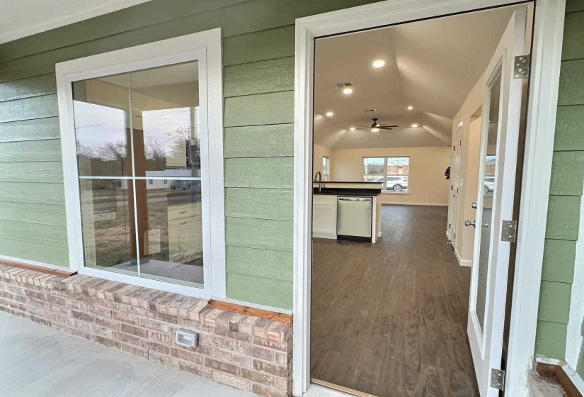 3 Bedrooms Bedrooms, 0 ,2 BathroomsBathrooms,Residential,Single Family,Central,1,133244