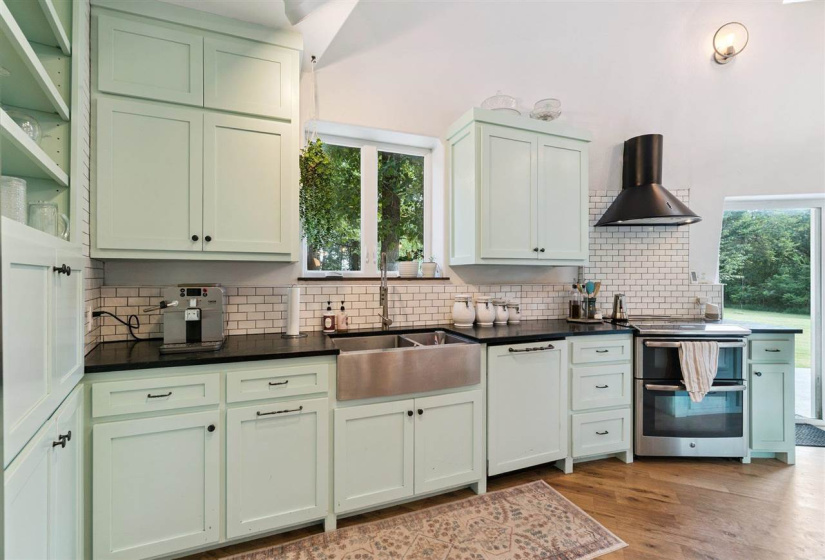 4 Bedrooms Bedrooms, 0 ,2 BathroomsBathrooms,Residential,Single Family,116th,2,133248