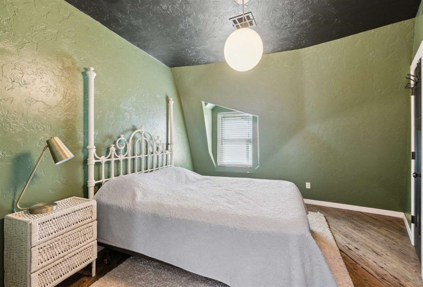 4 Bedrooms Bedrooms, 0 ,2 BathroomsBathrooms,Residential,Single Family,116th,2,133248