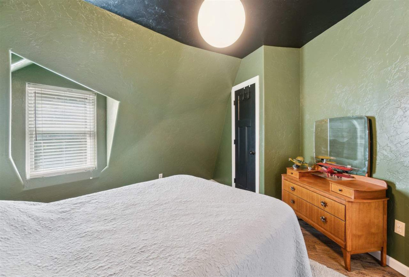 4 Bedrooms Bedrooms, 0 ,2 BathroomsBathrooms,Residential,Single Family,116th,2,133248