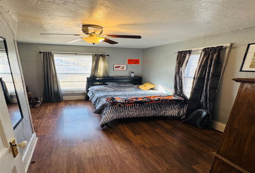 0 , 0 ,3 BathroomsBathrooms,Multi-family,Triplex,West,2,133252