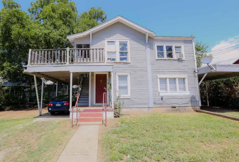 0 , 0 ,3 BathroomsBathrooms,Multi-family,Triplex,West,2,133252