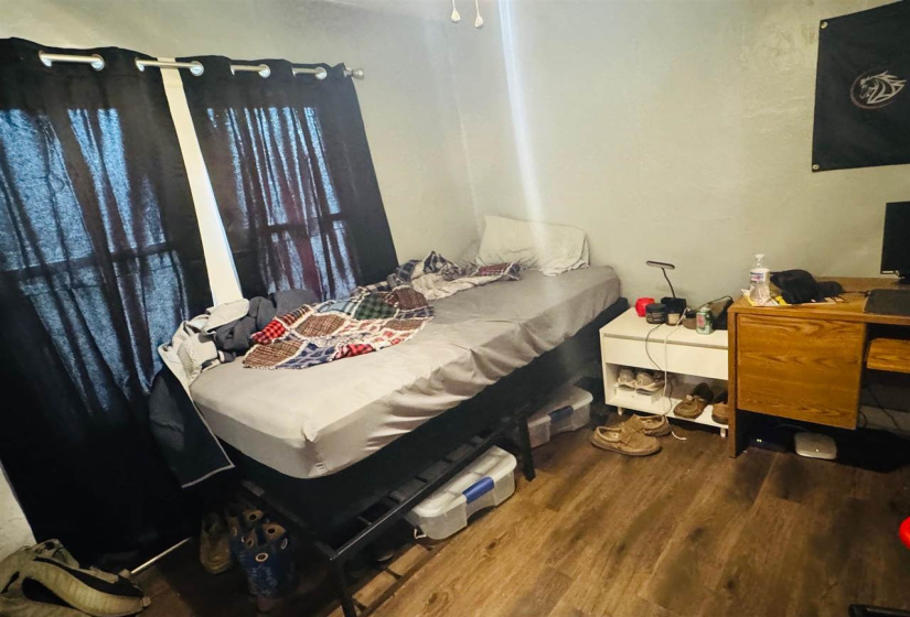 0 , 0 ,3 BathroomsBathrooms,Multi-family,Triplex,West,2,133252