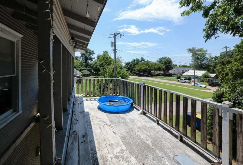 0 , 0 ,3 BathroomsBathrooms,Multi-family,Triplex,West,2,133252