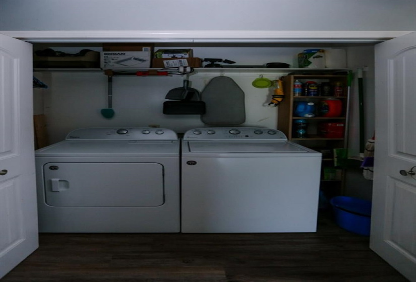 0 , 0 ,3 BathroomsBathrooms,Multi-family,Triplex,West,2,133252