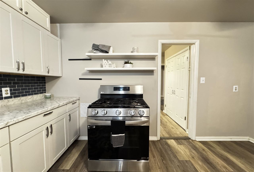 2 Bedrooms Bedrooms, 0 ,1 BathroomBathrooms,Residential,Single Family,Broadway,1,133266