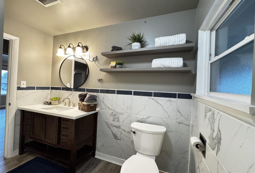 2 Bedrooms Bedrooms, 0 ,1 BathroomBathrooms,Residential,Single Family,Broadway,1,133266