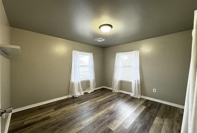 2 Bedrooms Bedrooms, 0 ,1 BathroomBathrooms,Residential,Single Family,Broadway,1,133266