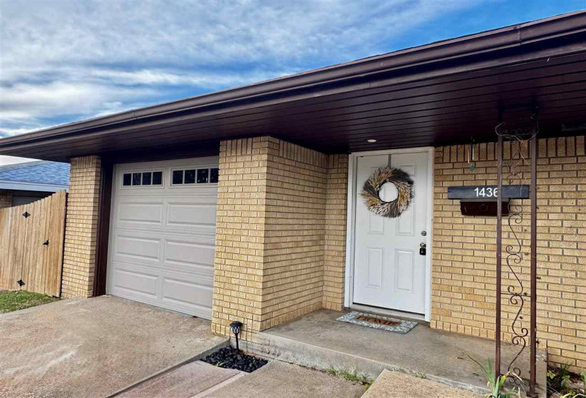 2 Bedrooms Bedrooms, 0 ,1 BathroomBathrooms,Residential,Single Family,Broadway,1,133266