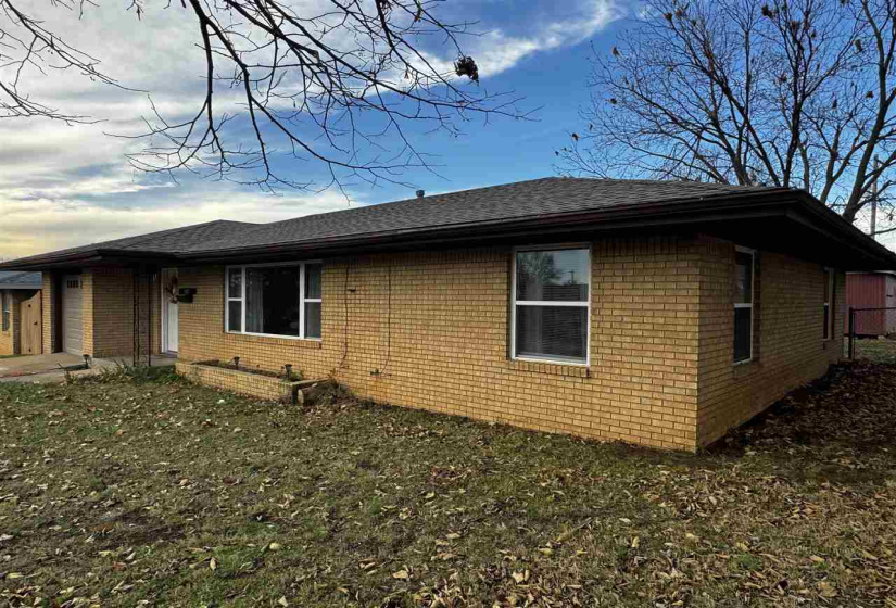 2 Bedrooms Bedrooms, 0 ,1 BathroomBathrooms,Residential,Single Family,Broadway,1,133266