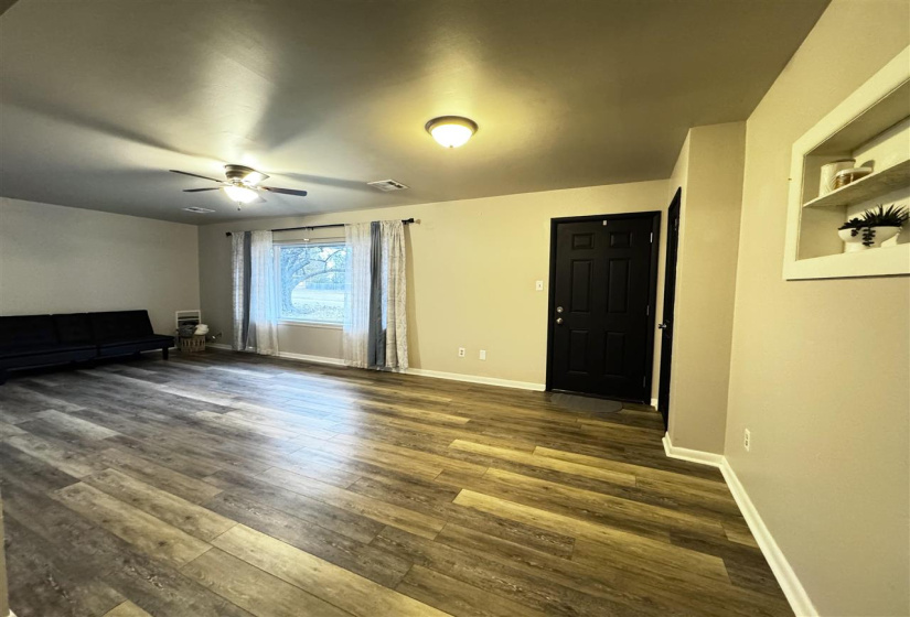 2 Bedrooms Bedrooms, 0 ,1 BathroomBathrooms,Residential,Single Family,Broadway,1,133266