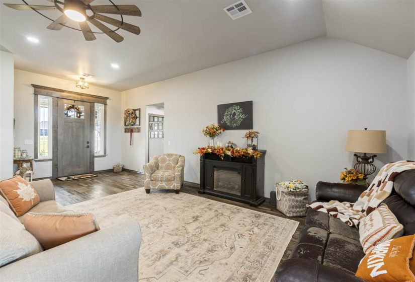 4 Bedrooms Bedrooms, 0 ,2 BathroomsBathrooms,Residential,Single Family,Haydans Brk,1,133270