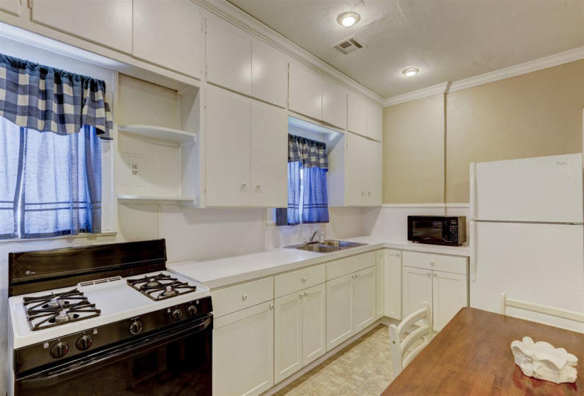 0 , 0 ,1 BathroomBathrooms,Multi-family,Duplex,Duck,1,127047