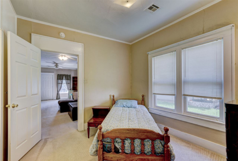 0 , 0 ,1 BathroomBathrooms,Multi-family,Duplex,Duck,1,127047