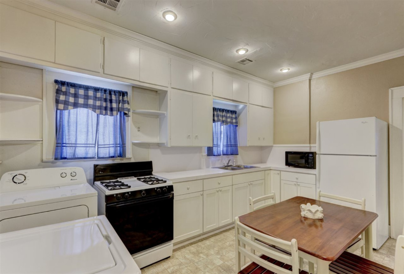 0 , 0 ,1 BathroomBathrooms,Multi-family,Duplex,Duck,1,127047