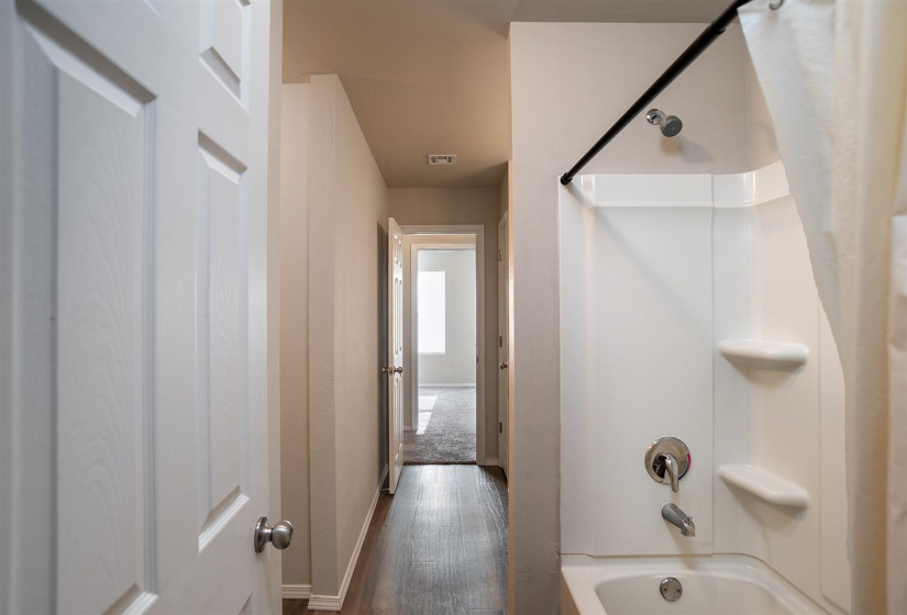 4 Bedrooms Bedrooms, 0 ,2 BathroomsBathrooms,Residential,Single Family,Brooke,1,133277