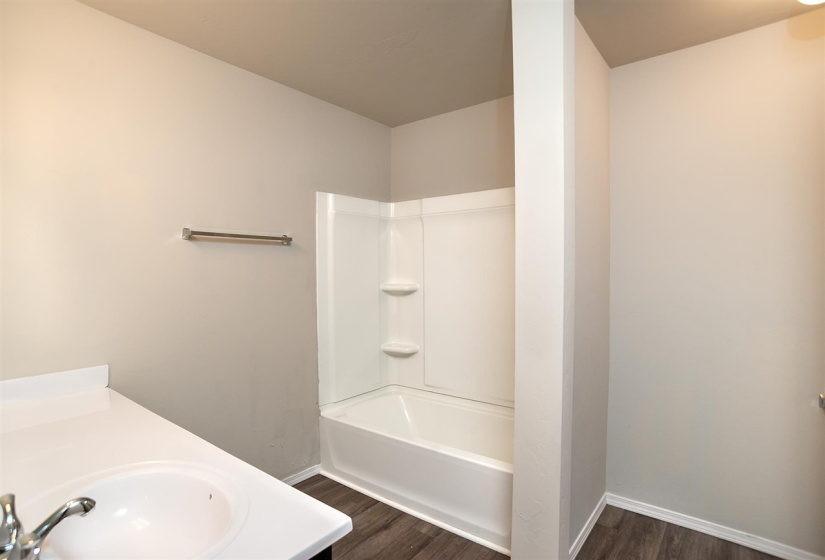 4 Bedrooms Bedrooms, 0 ,2 BathroomsBathrooms,Residential,Single Family,Brooke,1,133277