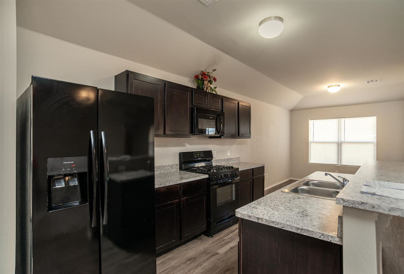 4 Bedrooms Bedrooms, 0 ,2 BathroomsBathrooms,Residential,Single Family,Brooke,1,133277