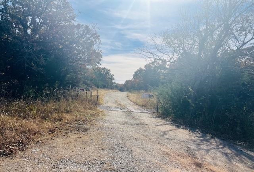 0 , 0 ,0,Lots/land,Unplatted,61st,0,133276