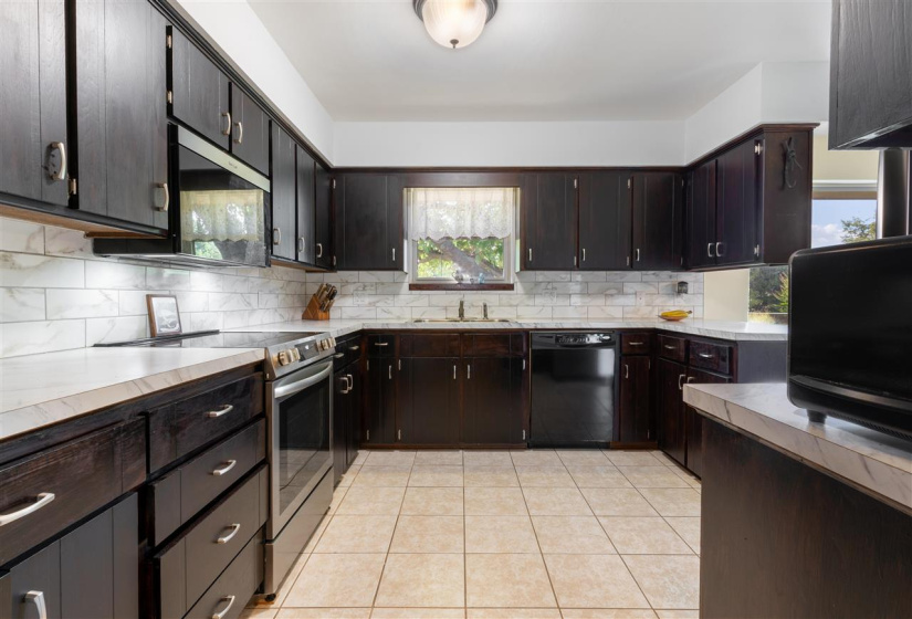 3 Bedrooms Bedrooms, 0 ,2 BathroomsBathrooms,Residential,Single Family,Summit Ridge,1,133018