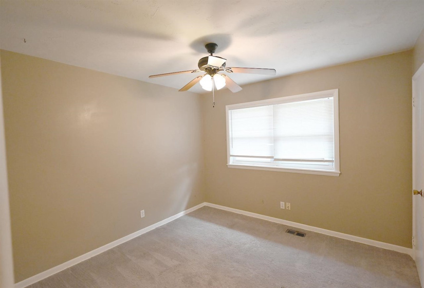 3 Bedrooms Bedrooms, 0 ,1 BathroomBathrooms,Residential,Single Family,Grandview,1,133283