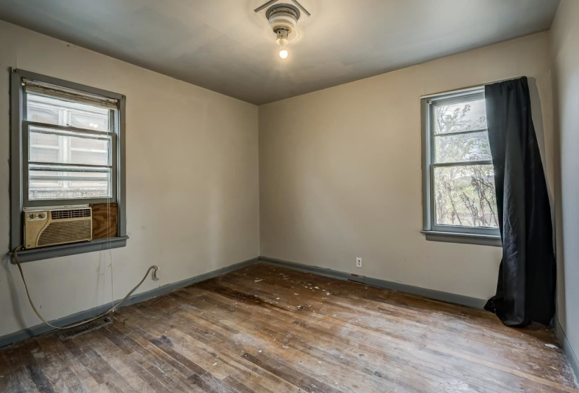 3 Bedrooms Bedrooms, 0 ,1 BathroomBathrooms,Residential,Single Family,Broadway,1,133284