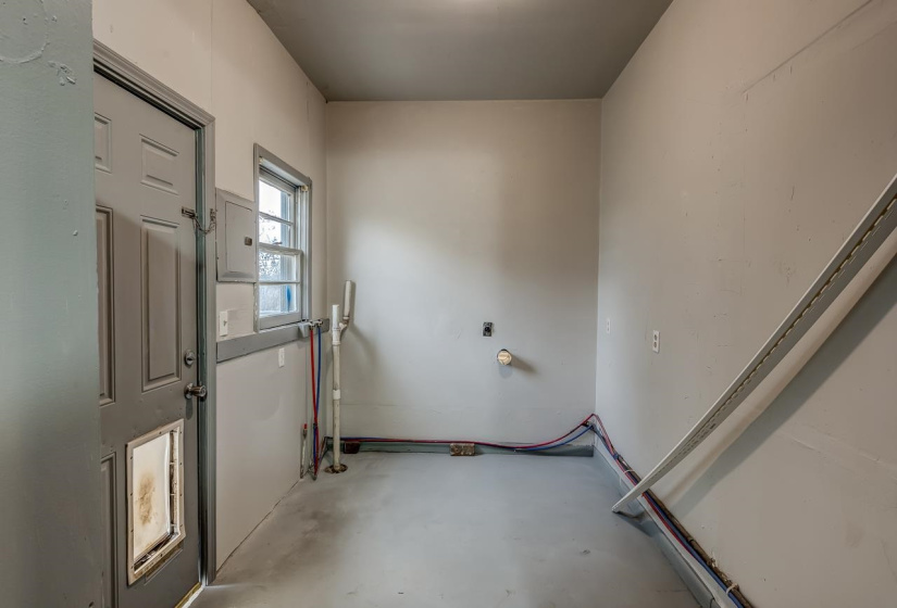 3 Bedrooms Bedrooms, 0 ,1 BathroomBathrooms,Residential,Single Family,Broadway,1,133284