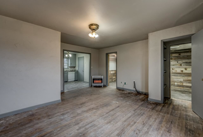 3 Bedrooms Bedrooms, 0 ,1 BathroomBathrooms,Residential,Single Family,Broadway,1,133284