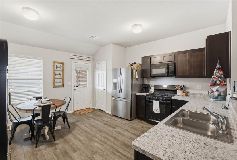 4 Bedrooms Bedrooms, 0 ,2 BathroomsBathrooms,Residential,Single Family,Kinder Wells,1,133289