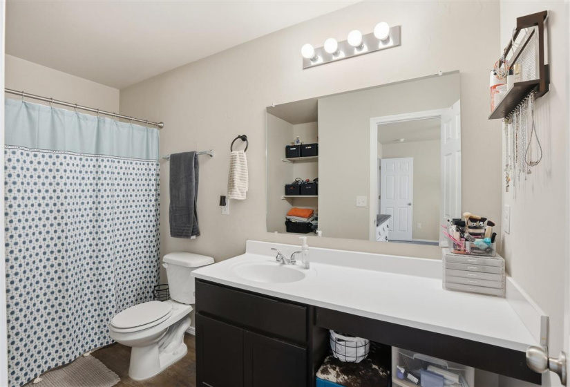 4 Bedrooms Bedrooms, 0 ,2 BathroomsBathrooms,Residential,Single Family,Kinder Wells,1,133289